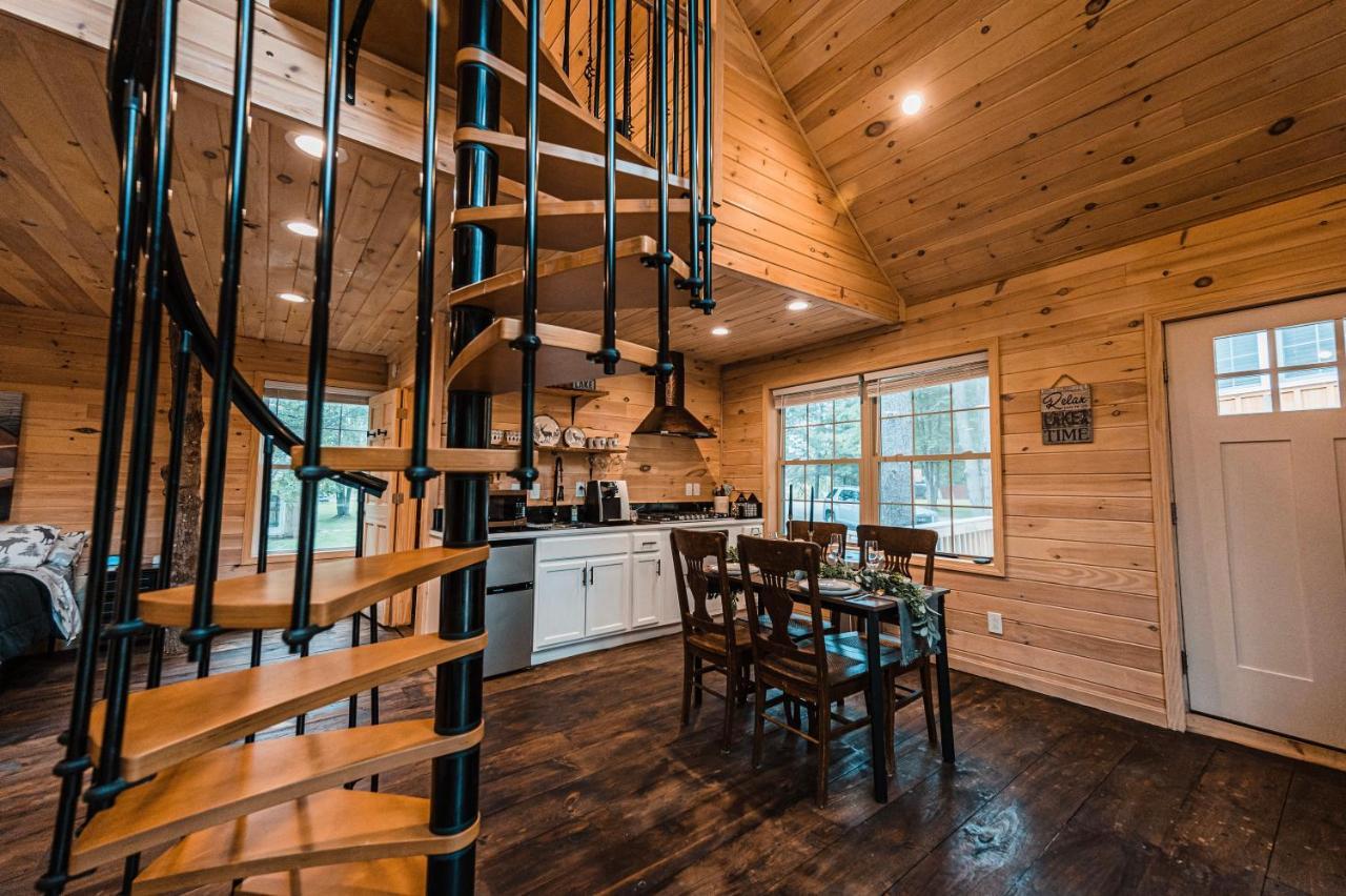 Moonlight Treehouse At Belgrade Hospitality Villa Exterior photo